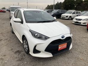 2022 Toyota Yaris thumbnail