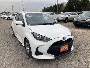 2022 Toyota Yaris thumbnail