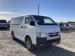 2020 Toyota HIACE VAN thumbnail