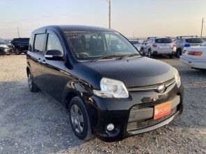 2014 Toyota Sienta thumbnail