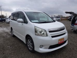 2009 Toyota Noah thumbnail