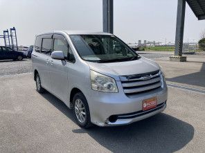 2008 Toyota Noah thumbnail