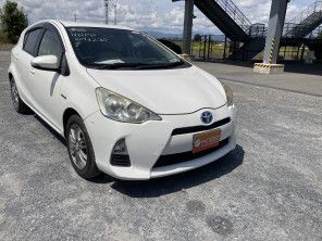 2012 Toyota Aqua Hybrid thumbnail