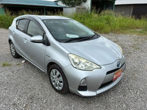 2012 Toyota Aqua Hybrid thumbnail