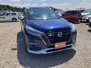 2023 Nissan KICKS thumbnail